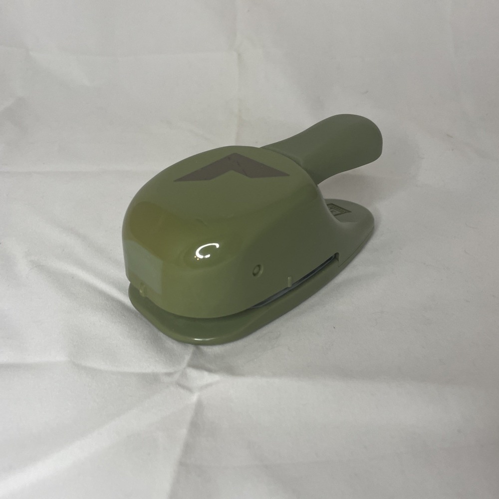 Stampin' Up! SMALL CORNER SHAPE PUNCH EK Success Paper Shapers Label